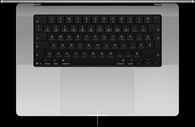 Vue en plongée d’un MacBook Pro 16 pouces ouvert montrant le pavé tactile Force Touch situé sous le clavier