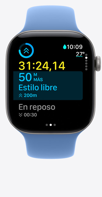 Apple Watch Series 12, caja de aluminio, color gris espacial, la pantalla de Entreno muestra un entrenamiento de natación en piscina, métricas en pantalla, correa deportiva, color azul silvestre