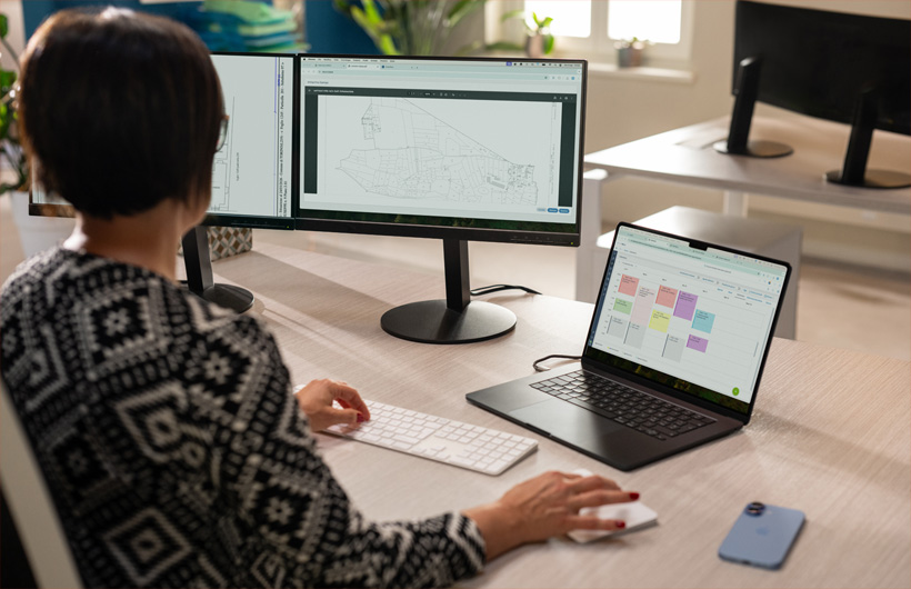 Com o Magic Trackpad, as equipas podem ampliar ou rodar documentos com gestos simples.