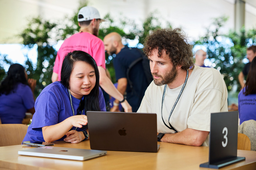 Un experto de Apple tiene una consulta individual con un desarrollador. 