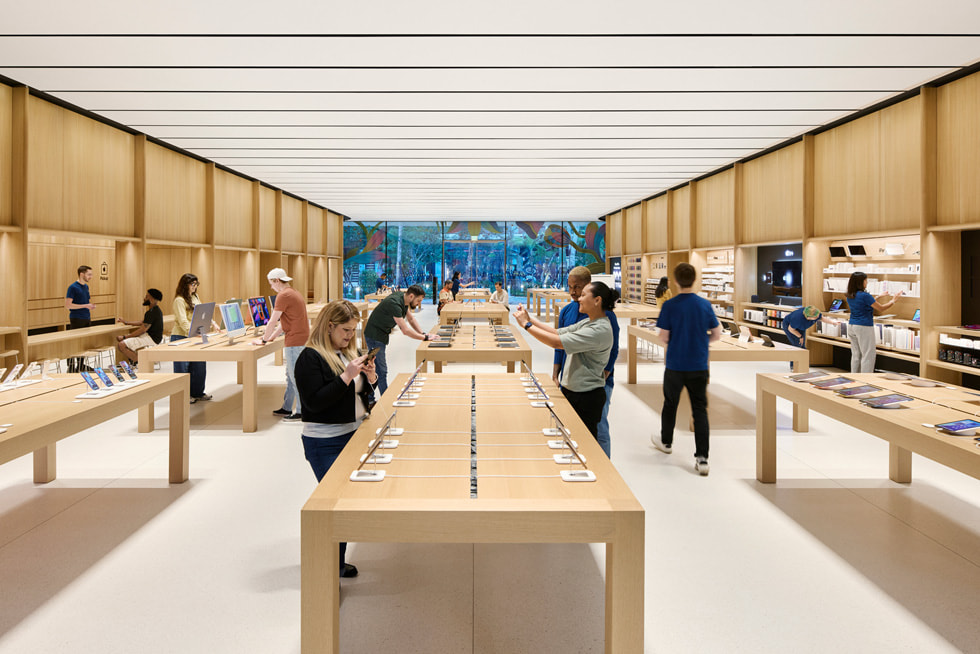 A wide view of the interior at Apple Miami Worldcenter.