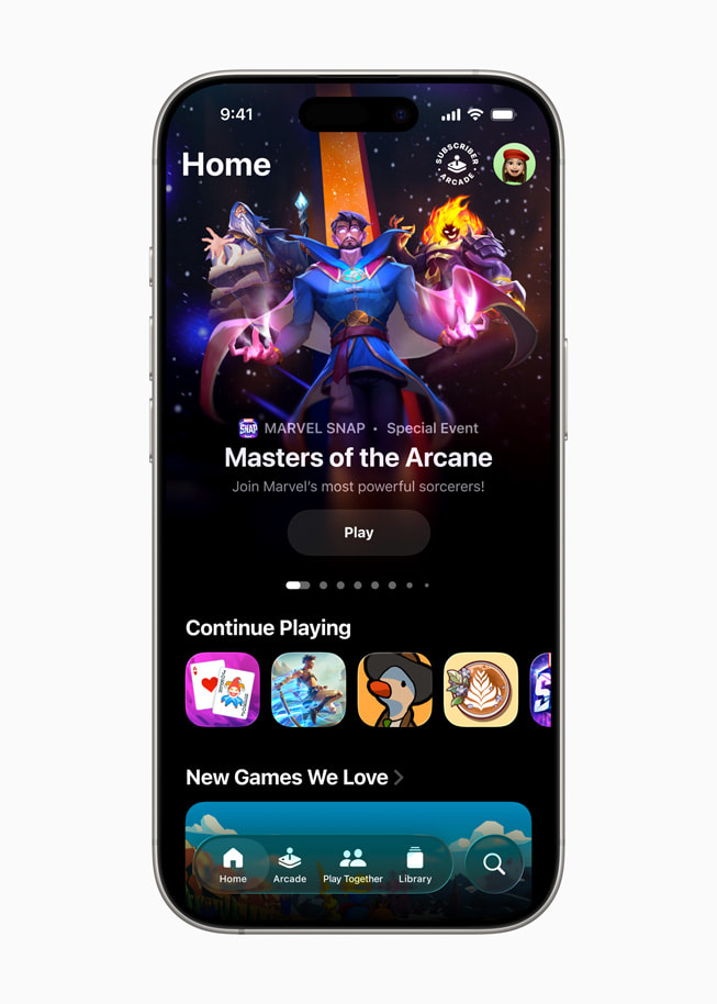 Noua aplicație Apple Games este afișată pe iPhone 16 Pro.