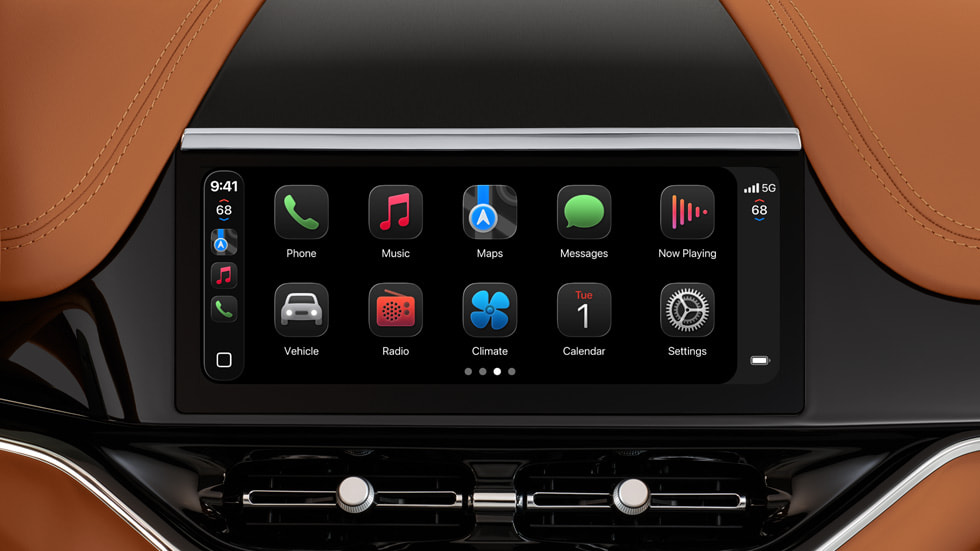 Comenzile vehiculului sunt redate în noua experiență CarPlay Ultra.