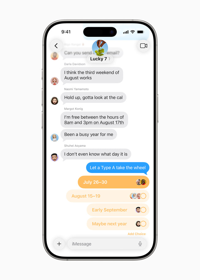 Într-o conversație de grup din Mesaje, un utilizator creează un sondaj la care prietenii săi pot răspunde.