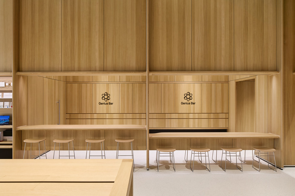 The Genius Bar at Apple Al Jimi Mall in Al Ain, UAE.