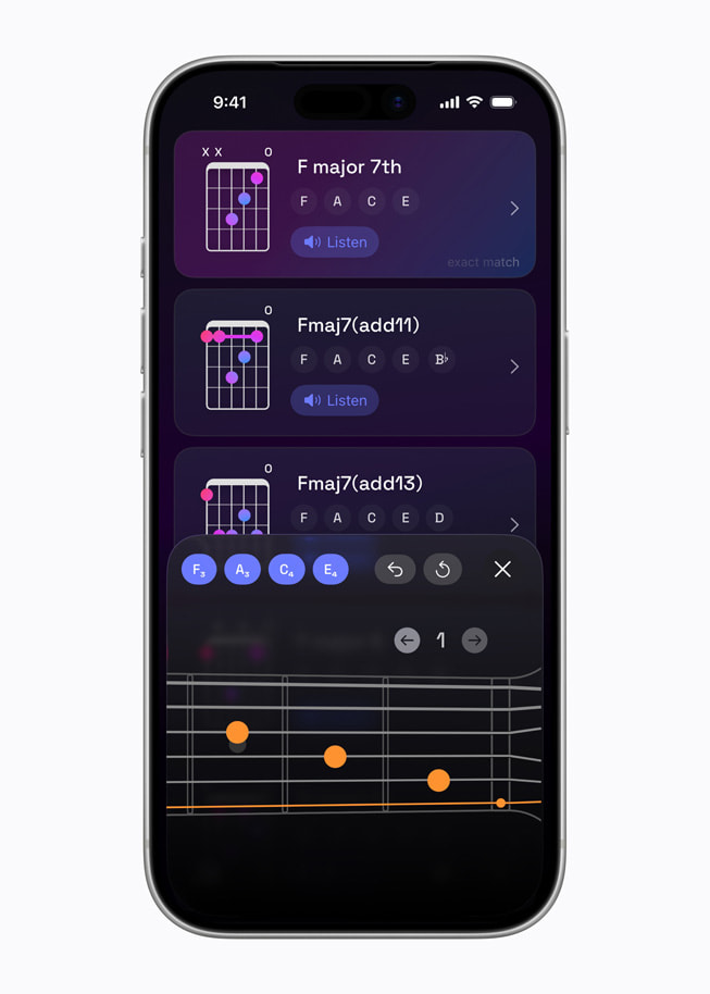 La app Guitar Wiz en el iPhone 17 Pro muestra diagramas de acordes e instrucciones sobre cómo colocar los dedos en la guitarra.