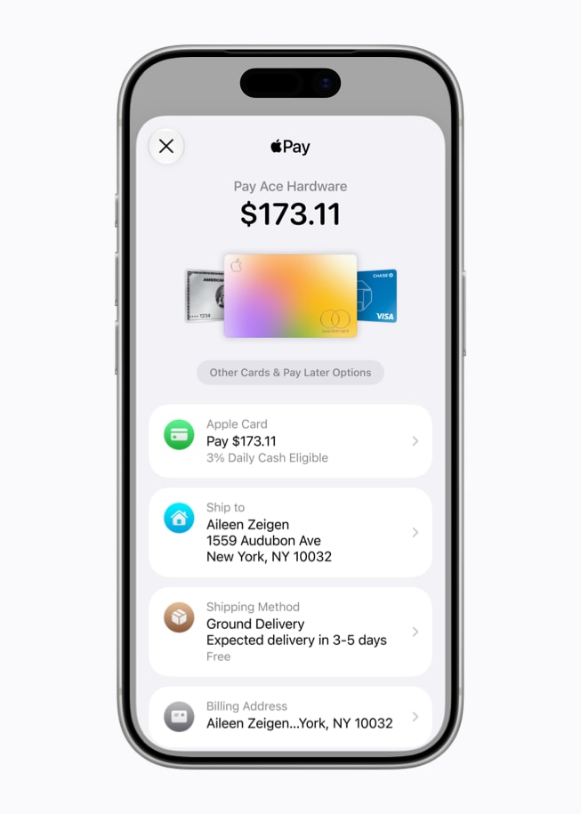 iPhone 17 Pro يعرض شاشة Apple Pay‏ التي تتضمن إجمالي المعاملة، ومعلومات Apple Card، ومعلومات الشحن الخاصة بالمستخدمين، وطريقة الشحن، وعنوان إرسال الفواتير الخاص بالمستخدم.