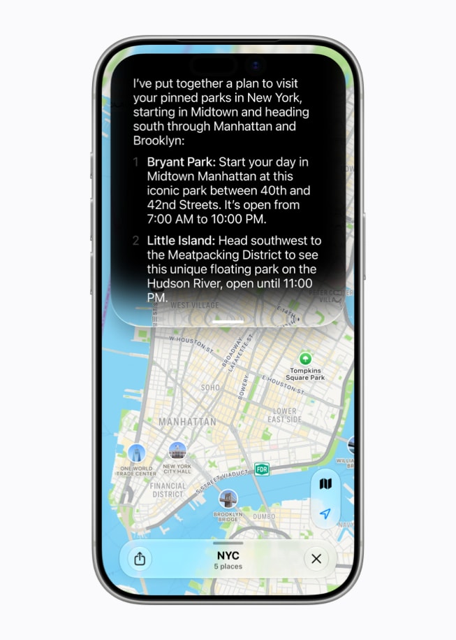 iPhone 17 Pro에 뉴욕에서 보낼 하루 일정에 대한 제안이 담긴 Siri AI 화면이 표시되어 있는 모습.