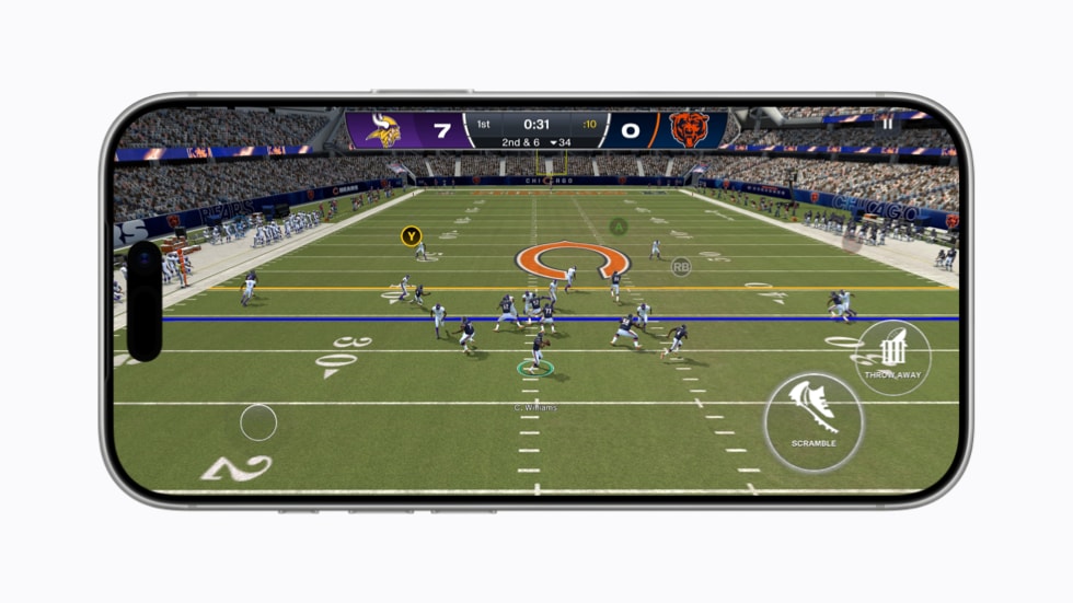 Layar iPhone 17 Pro menampilkan tampilan atas dari game Madden NFL 27.