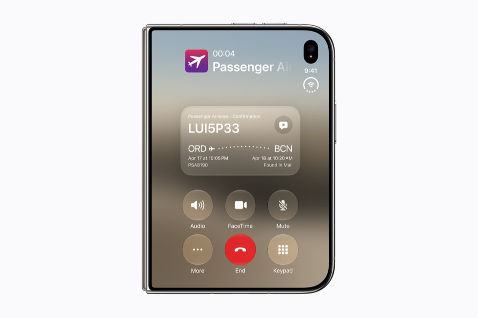 iPhone Duo上のウィジェットに、ユーザーの飛行機旅行についての電話に関連した通話のコンテクストが表示されている
