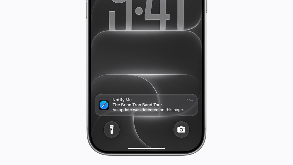 用户的 iPhone 18 Pro「通知我」功能，「鎖定畫面」展示網站的變動。