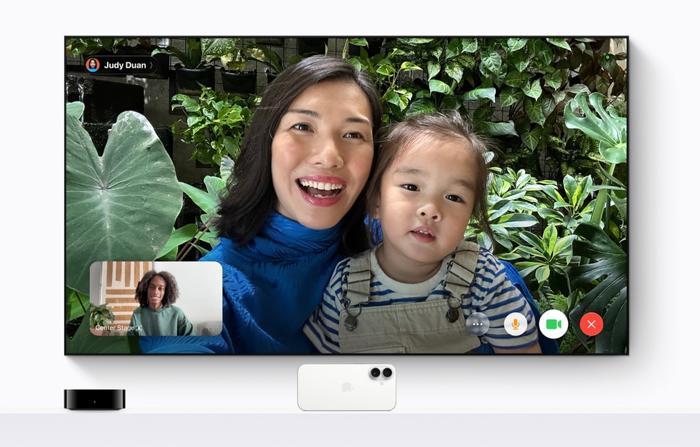 Un Apple TV 4K muestra una llamada FaceTime.