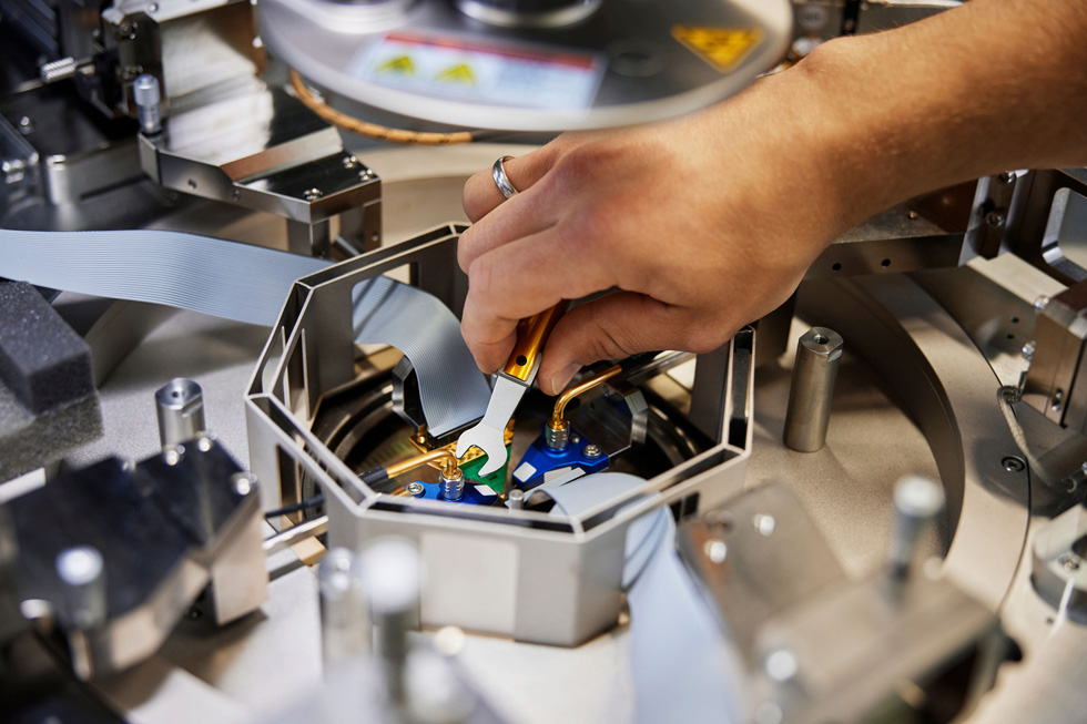 Silicon-testing-in-a-hardware-lab-in-Munich