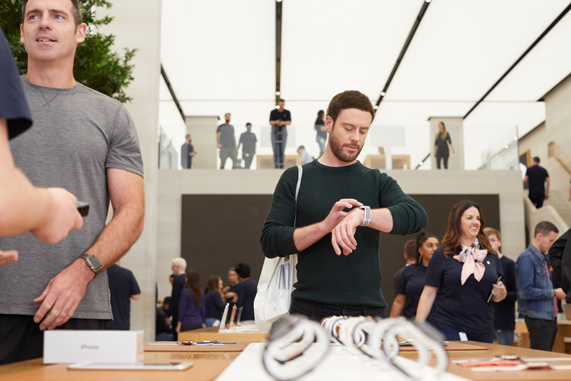 Customer trying out the Apple Watch Series 4.