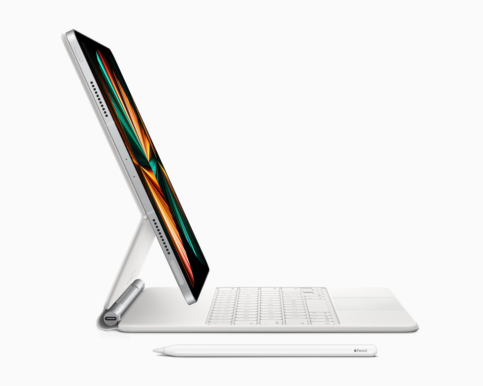 iPad Pro med Apple Pencil og Magic Keyboard.