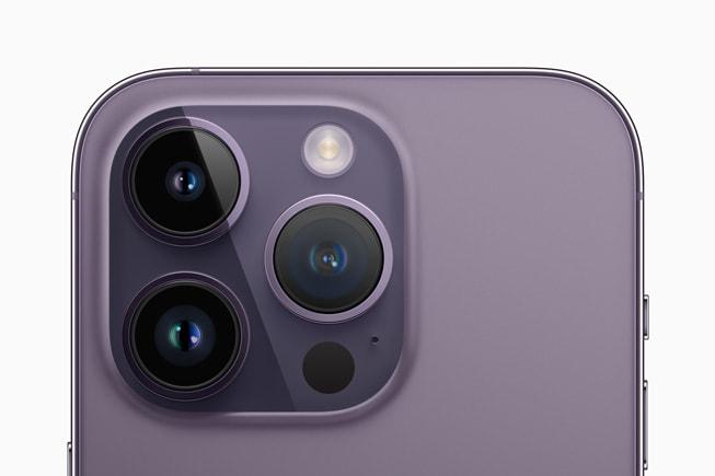 Photonic Engine is shown on iPhone 14 Pro.