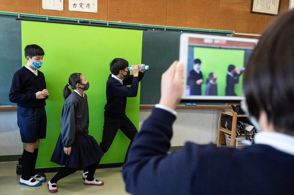 教室での生徒と講師の様子。