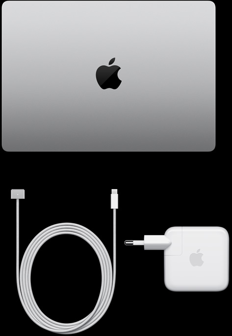 MacBook Pro, สีเงิน, ด้านบน, พับปิดอยู่, ถัดจากสายชาร์จและอะแดปเตอร์