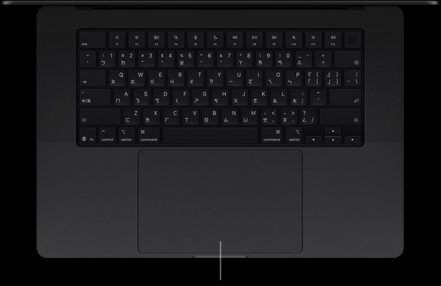 配備 PROLED XDR 顯示器的太空黑色 MacBook Pro 打開，展示鍵盤與力度觸控板