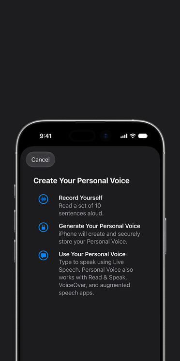 En iPhone 17-skærm viser funktionen Personlig stemme med instruktioner om, hvordan man skaber sin personlige stemme