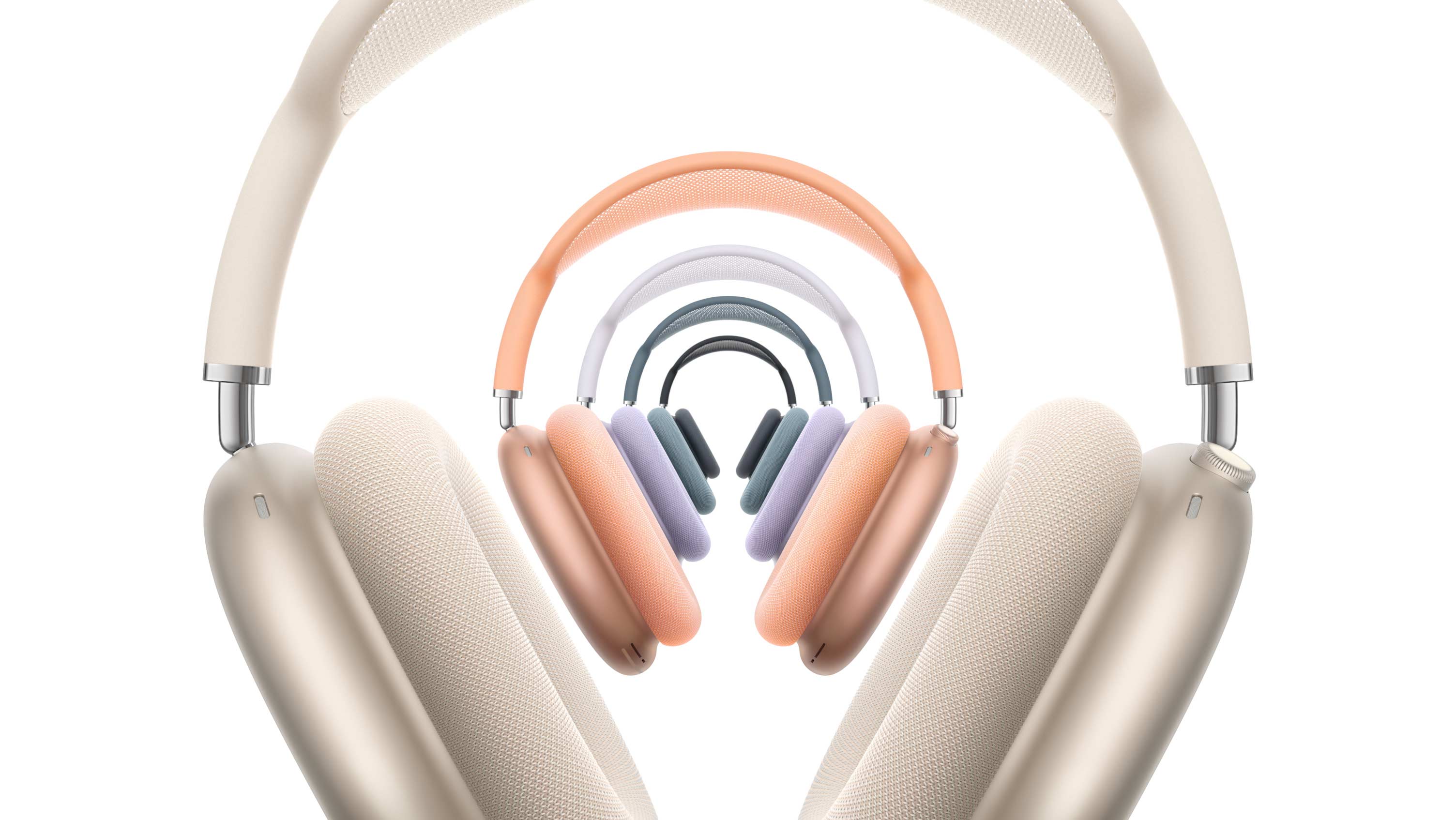 Пет чифта over-ear слушалки AirPods Max 2, преден екстериор, подредени един върху друг, в астро бяло, оранжево, виолетово, синьо и полунощно