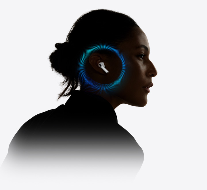 AirPods Pro 3 ‑kuulokkeita käyttävä henkilö, jonka korvan ympärillä näkyy ääniaaltoja.
