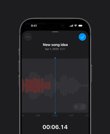 Schermata di iPhone 16, Memo Vocali di Logic Pro, registrazione in rosso, onde sonore, pulsante play, idea per una nuova canzone, data e durata