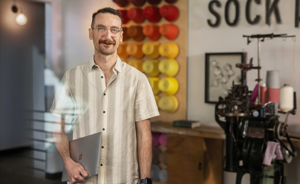 Max Williamson, VP of Customer Success and Strategic Partnerships, yang juga berperan sebagai departemen TI.