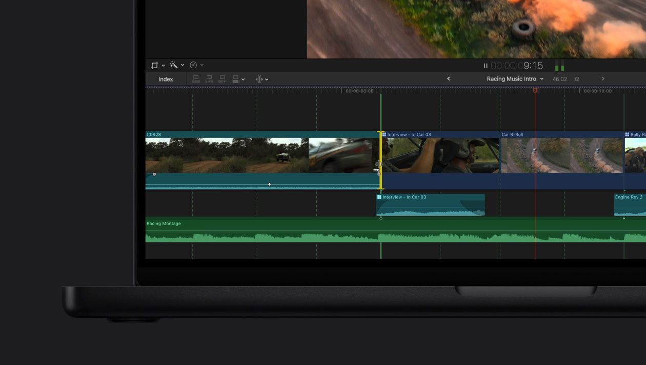 MacBook Pro 16, Screen showing car racing with demonstration of Beat-Detection feature