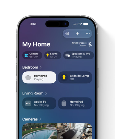 iPhone-skjerm som viser Hjem-appen, Mitt hjem-visningen, ruter for soverom og stue, inkludert lys og HomePod-høyttalere.