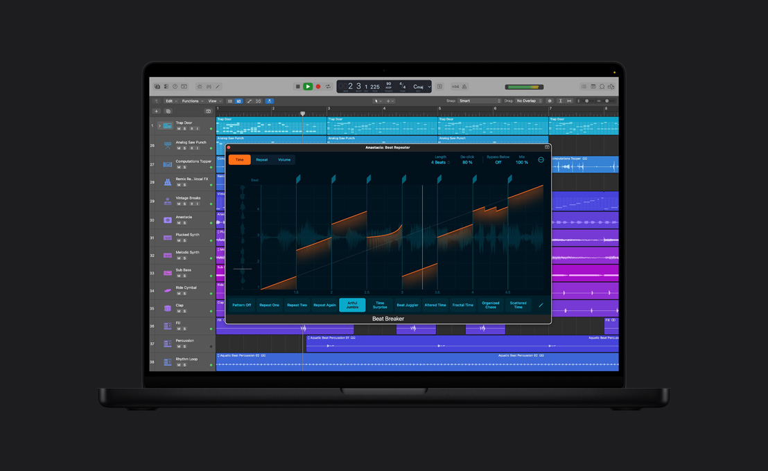 Layar MacBook Pro 16 menampilkan Beat Breaker, jendela Anastacia: Beat Repeater, gelombang audio Waktu dengan kontrol penyesuaian dan pilihan