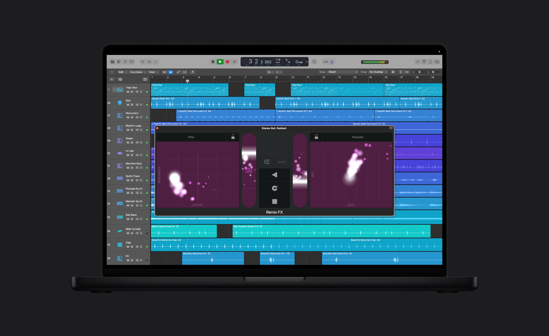 Layar MacBook Pro 16 menampilkan FX Remix, jendela Stereo Out: Radiant, Filter di sebelah kiri dan Pengulang di sebelah kanan, efek cahaya ungu